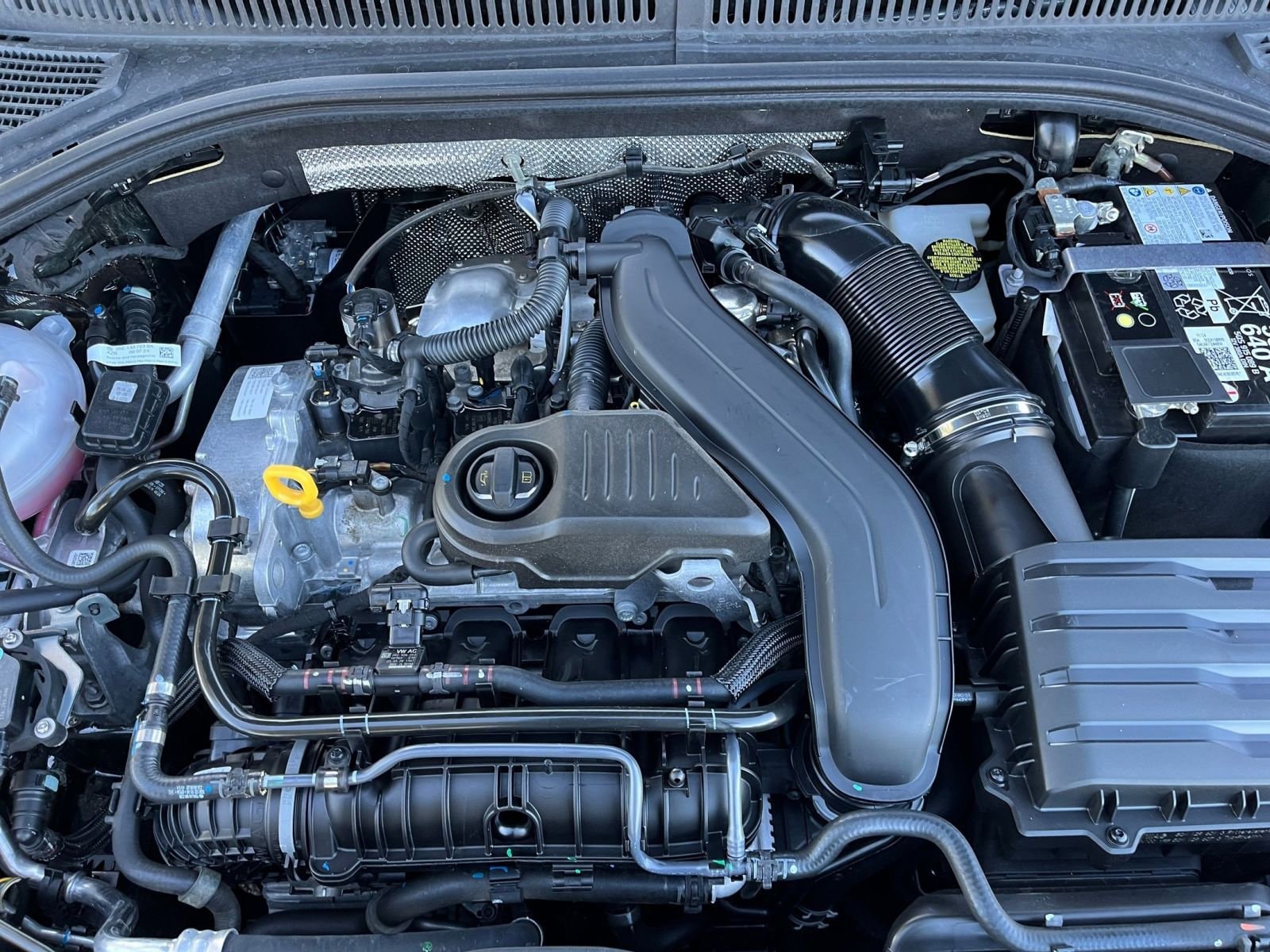 Thumbnail: 2025 Volkswagen Jetta - 32