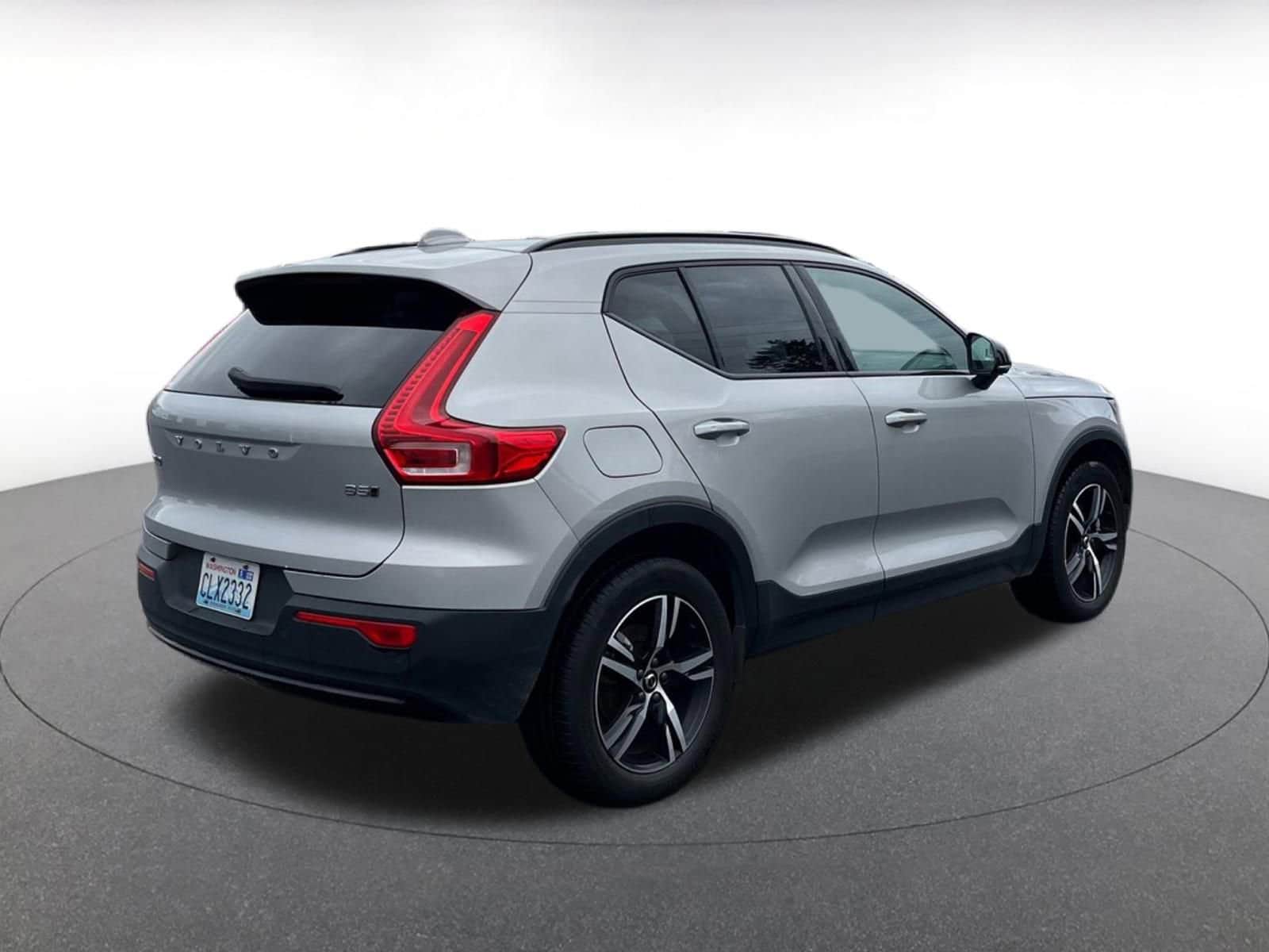 Thumbnail: 2024 Volvo XC40 - 7