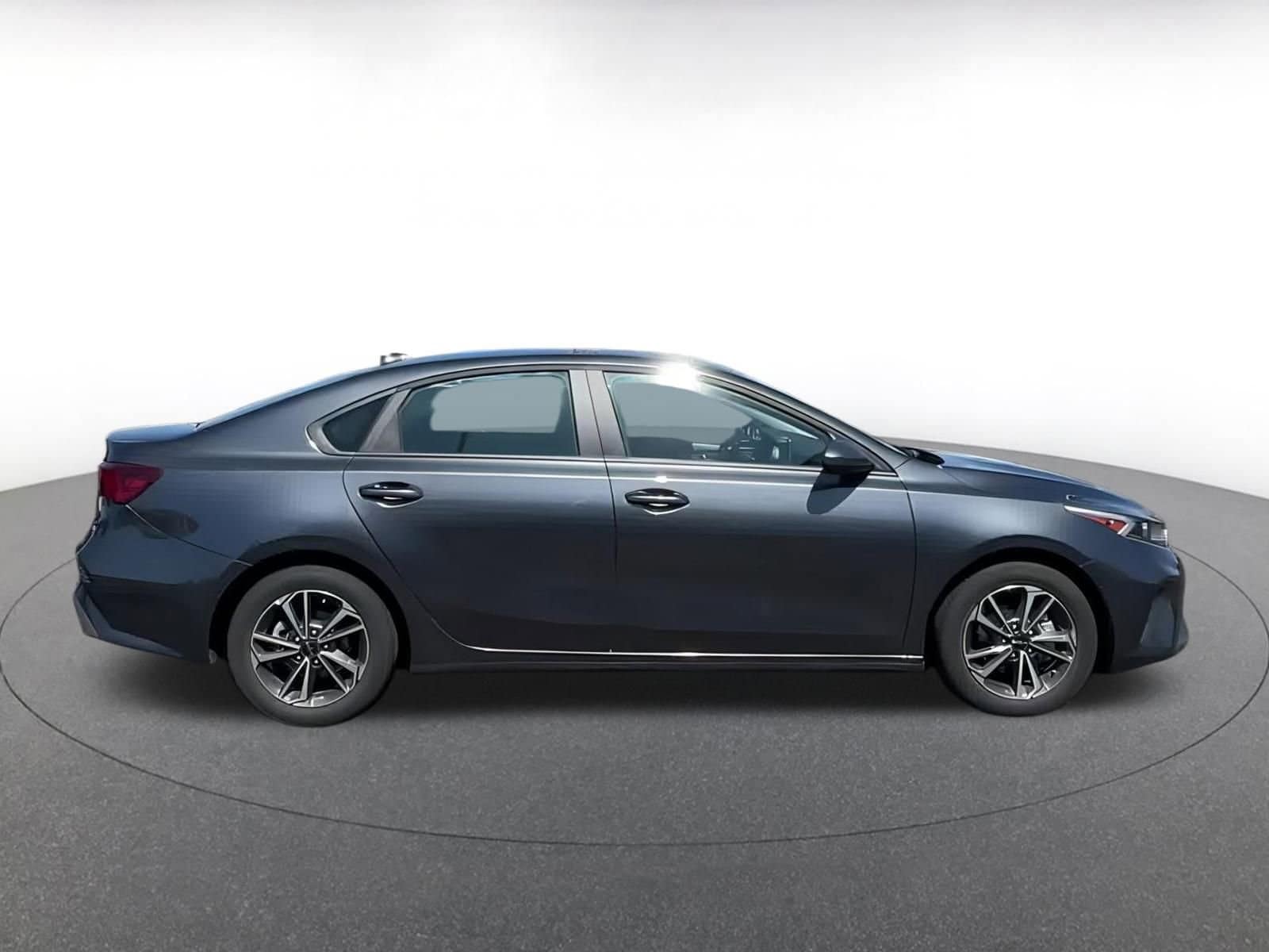 Thumbnail: 2024 Kia Forte - 10