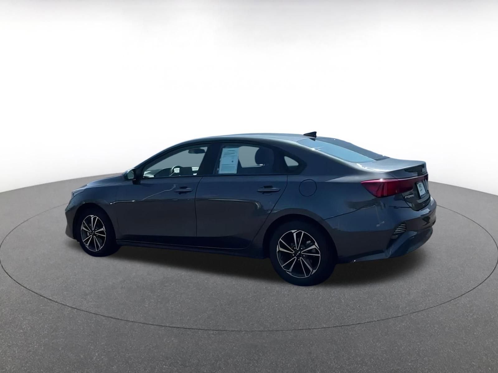 Thumbnail: 2024 Kia Forte - 4