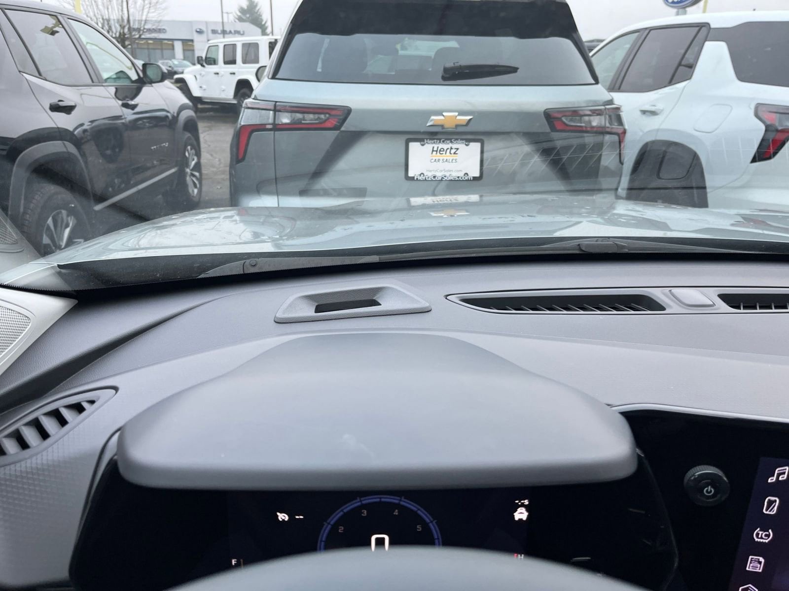 Thumbnail: 2025 Chevrolet Trax - 32