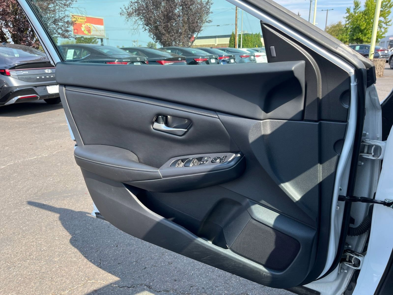 Thumbnail: 2024 Nissan Sentra - 20