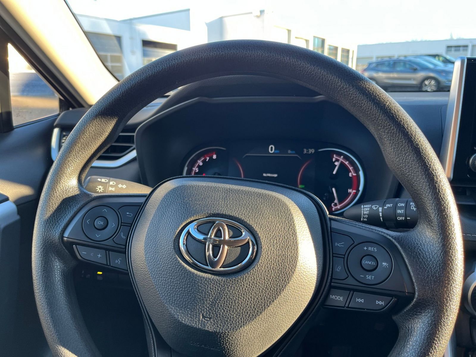 Thumbnail: 2025 Toyota RAV4 - 31