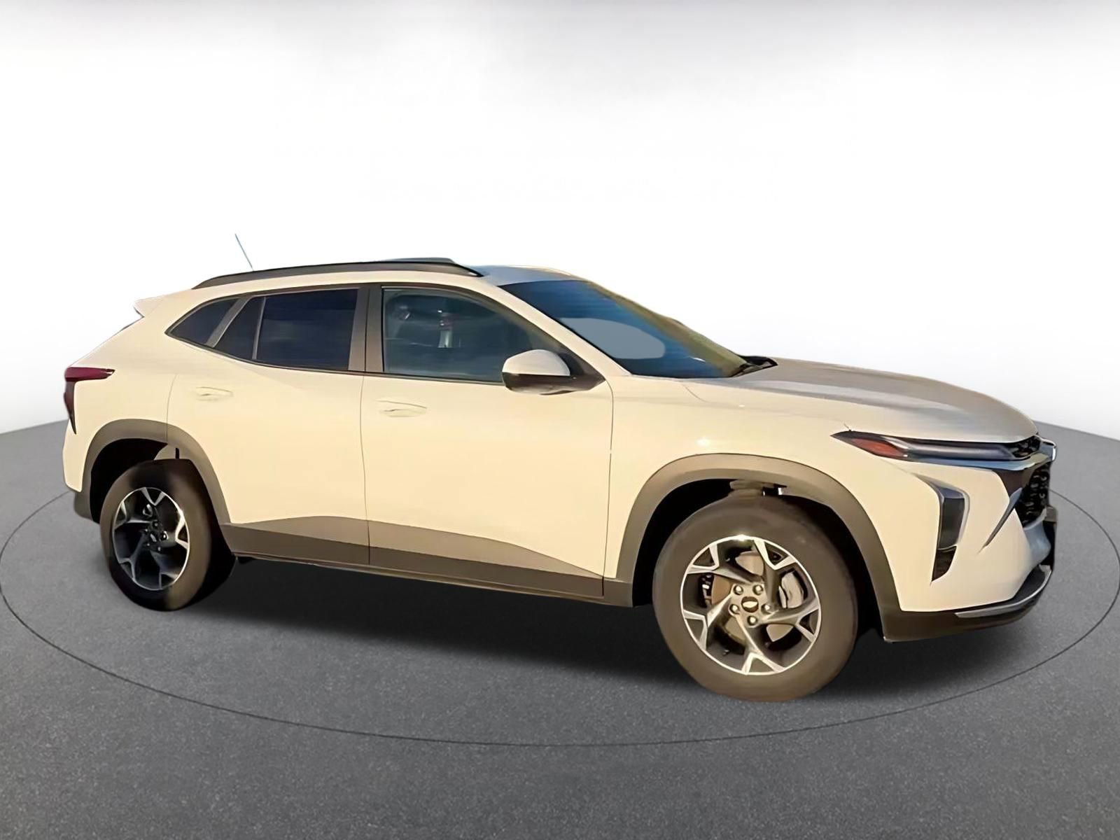 Thumbnail: 2025 Chevrolet Trax - 16