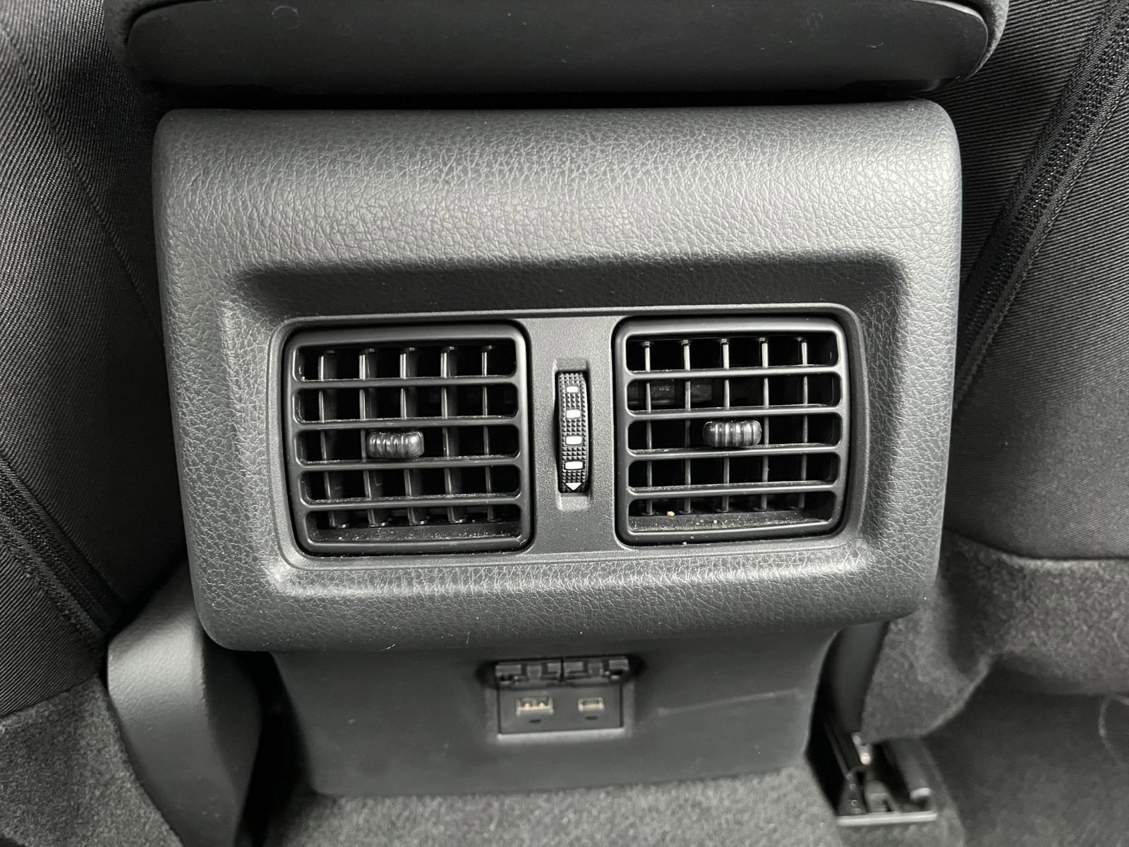 Thumbnail: 2025 Toyota Camry - 23