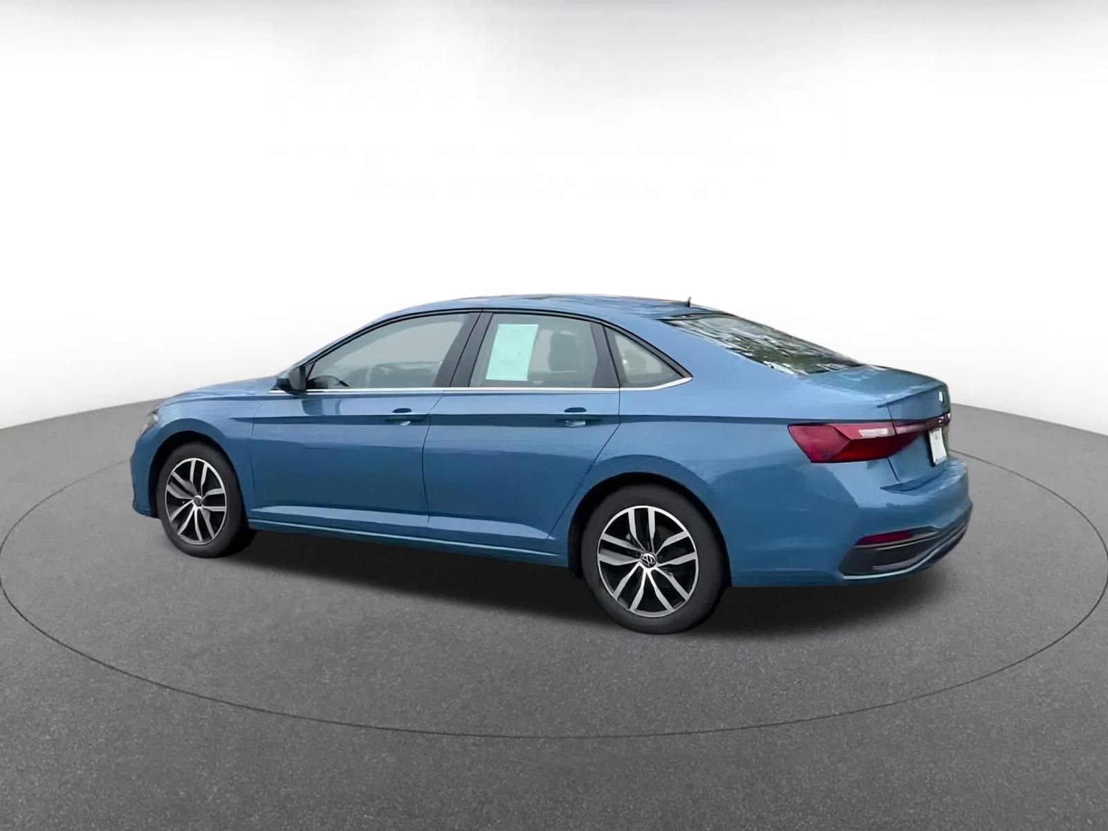 Thumbnail: 2025 Volkswagen Jetta - 12