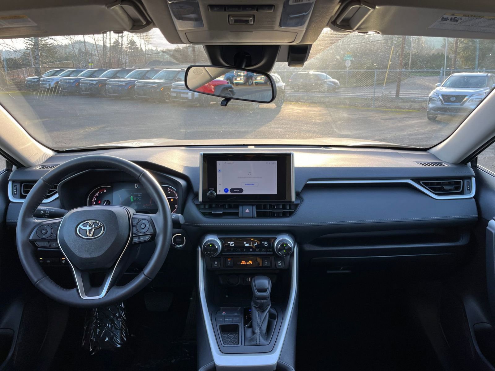 Thumbnail: 2025 Toyota RAV4 - 34