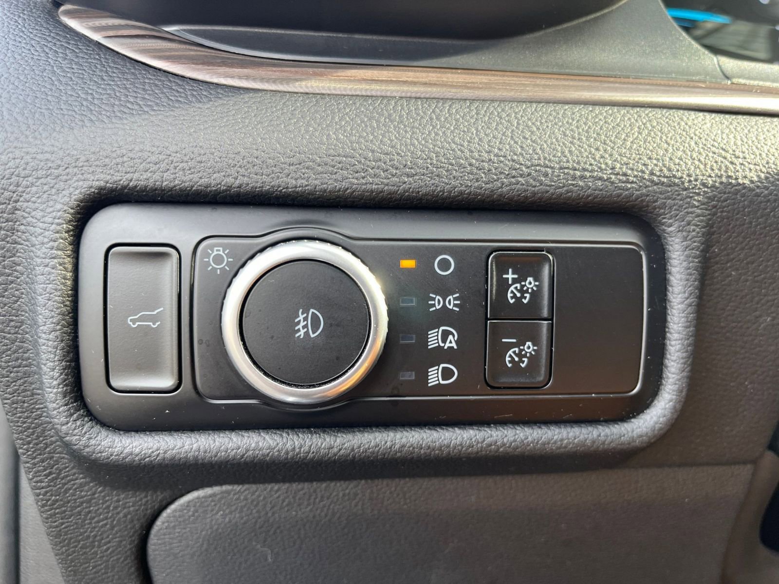 Thumbnail: 2023 Ford Explorer - 20