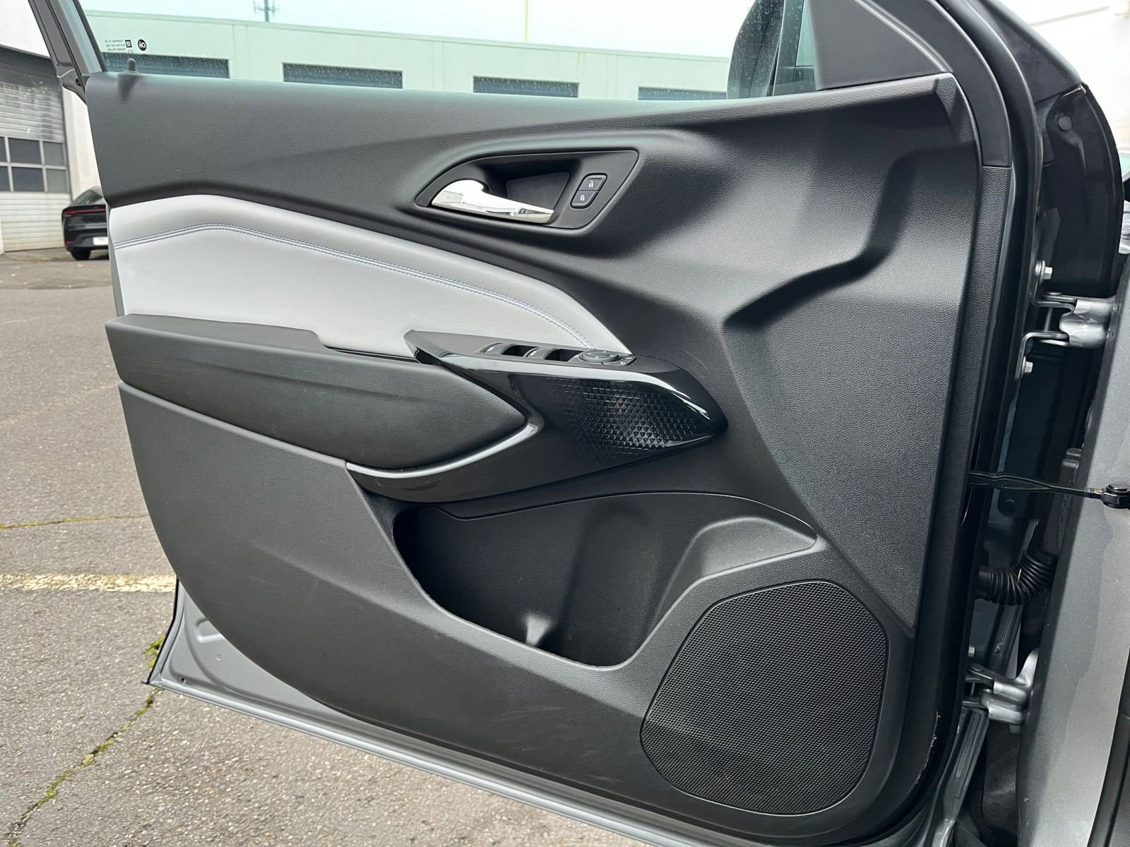 Thumbnail: 2025 Chevrolet Trax - 20