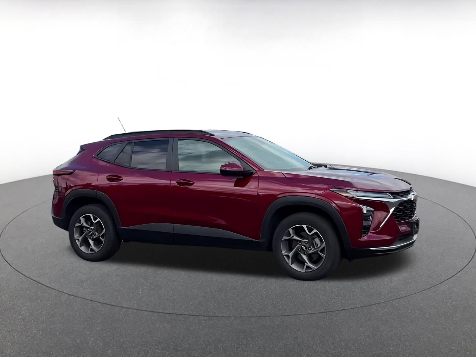 Thumbnail: 2025 Chevrolet Trax - 2