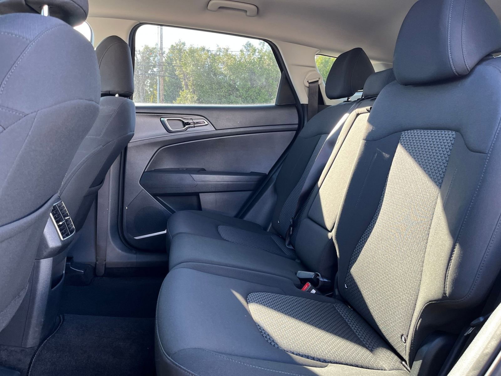 Thumbnail: 2025 Kia Sportage - 25