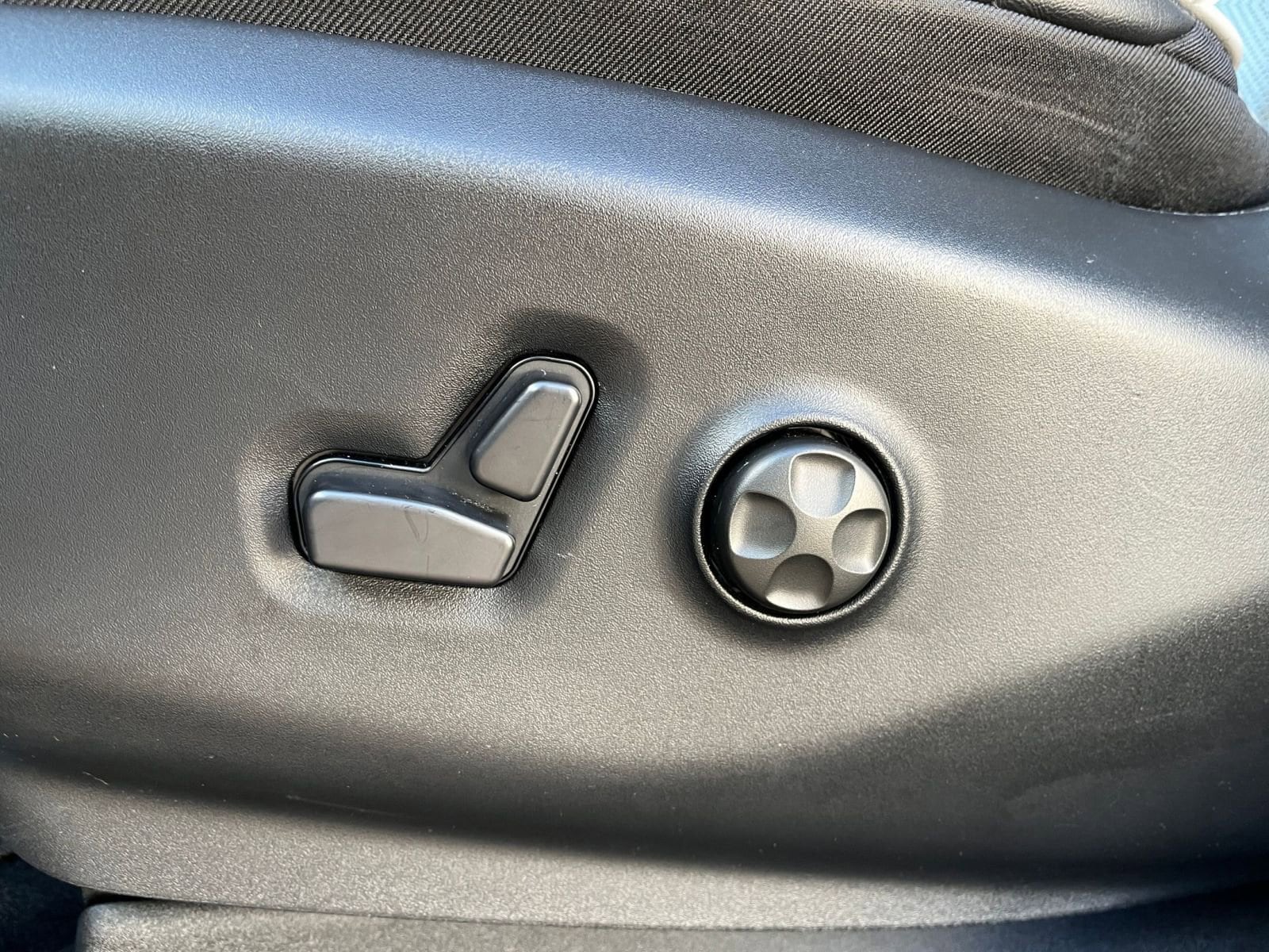 Thumbnail: 2025 Chrysler Pacifica - 23