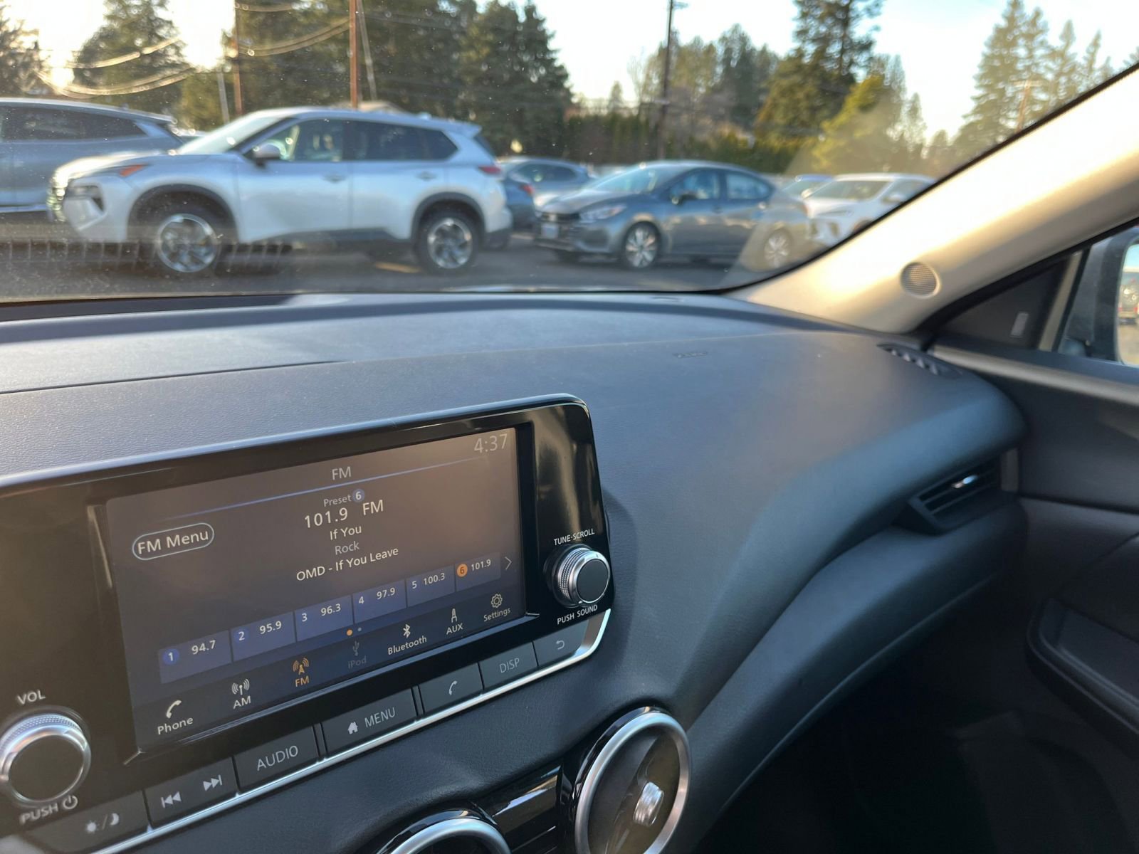 Thumbnail: 2025 Nissan Sentra - 33