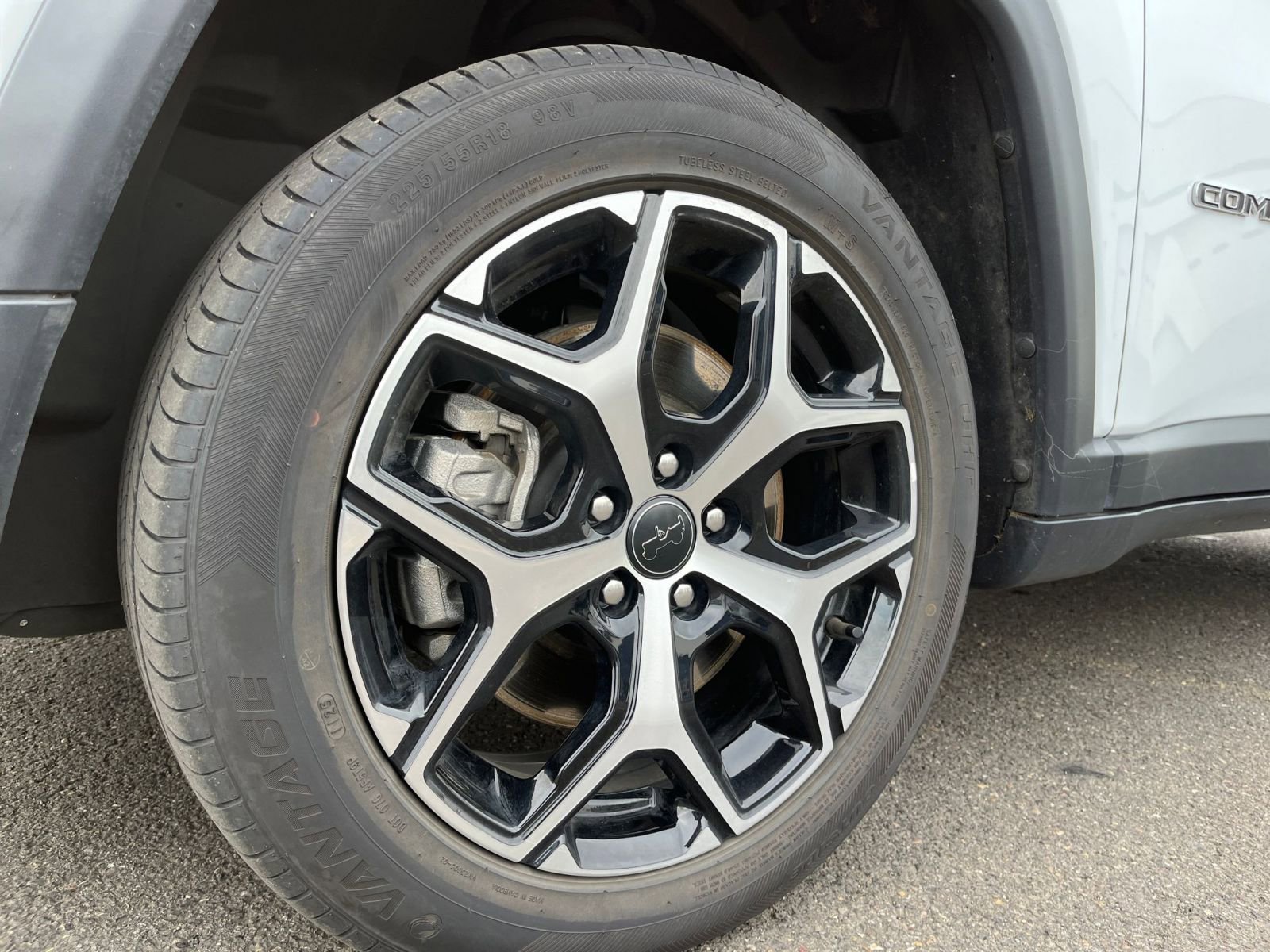 Thumbnail: 2025 Jeep Compass - 32