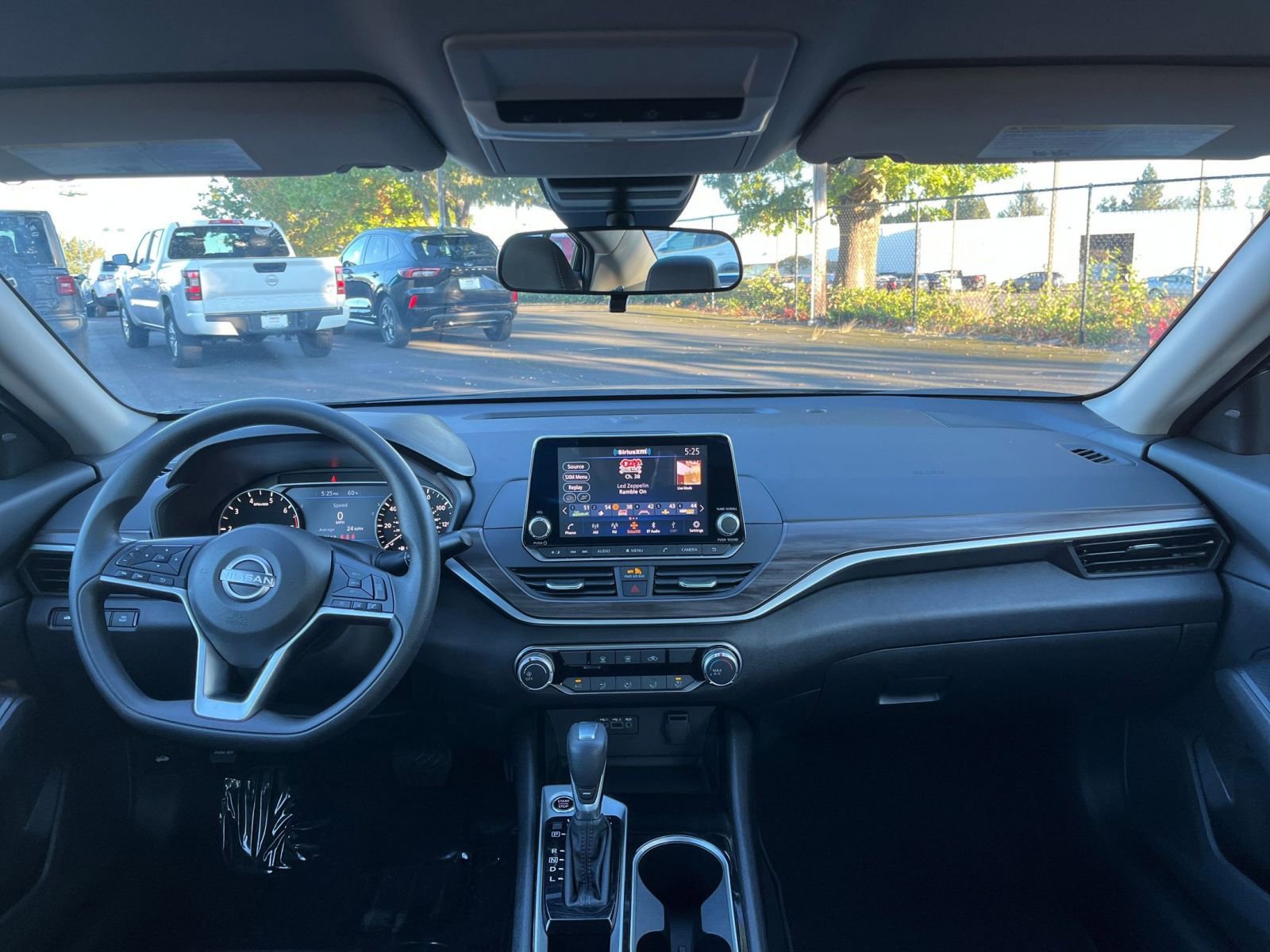 Thumbnail: 2024 Nissan Altima - 32