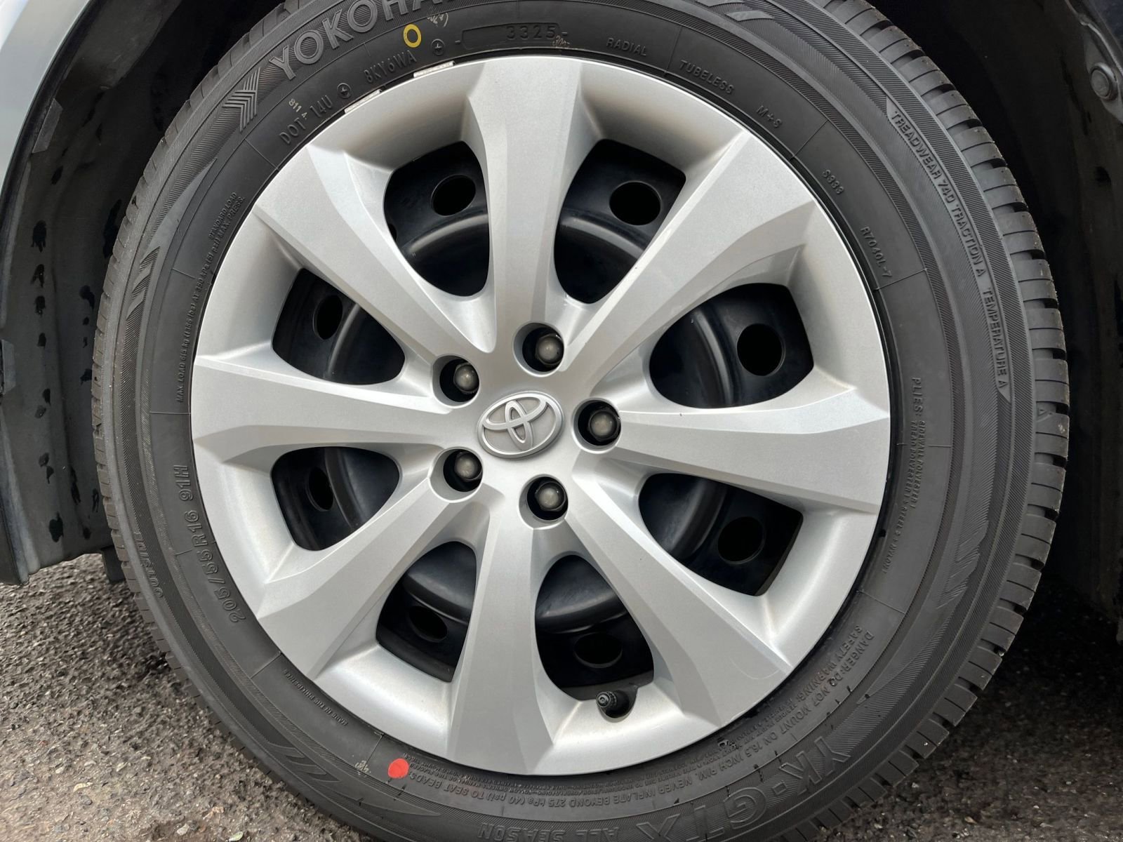 Thumbnail: 2023 Toyota Corolla - 28