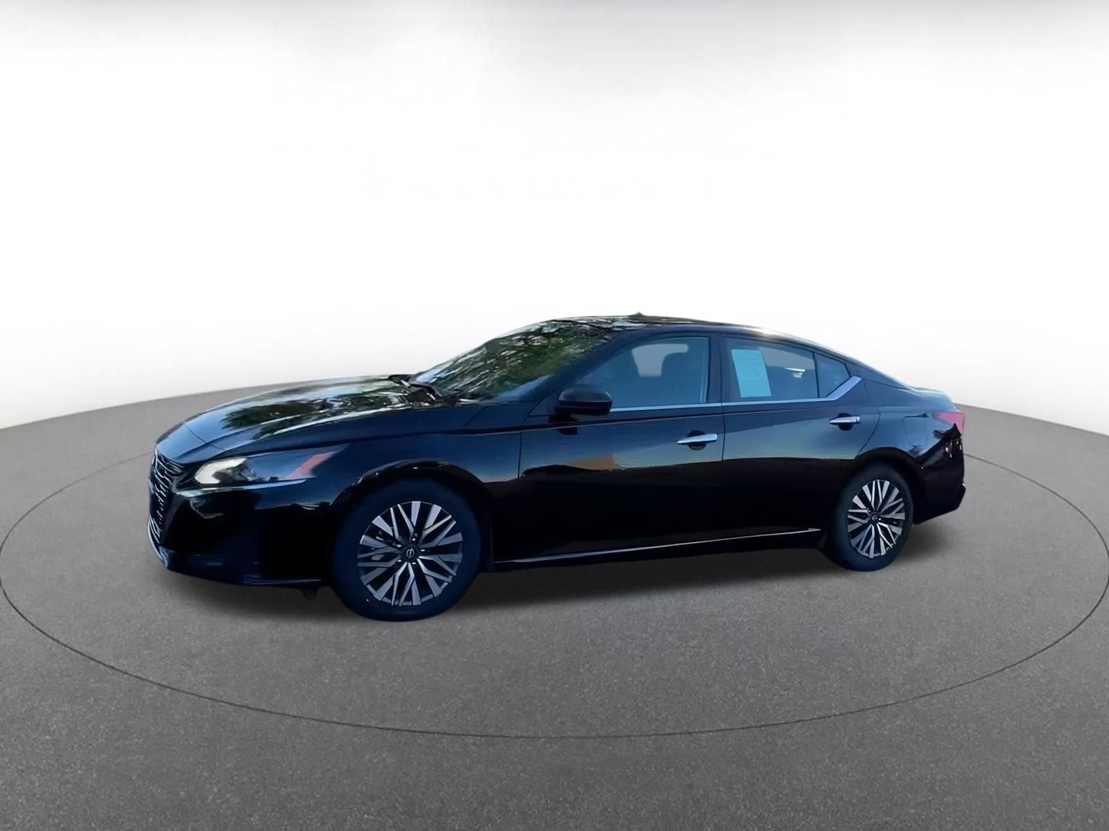 Thumbnail: 2024 Nissan Altima - 8