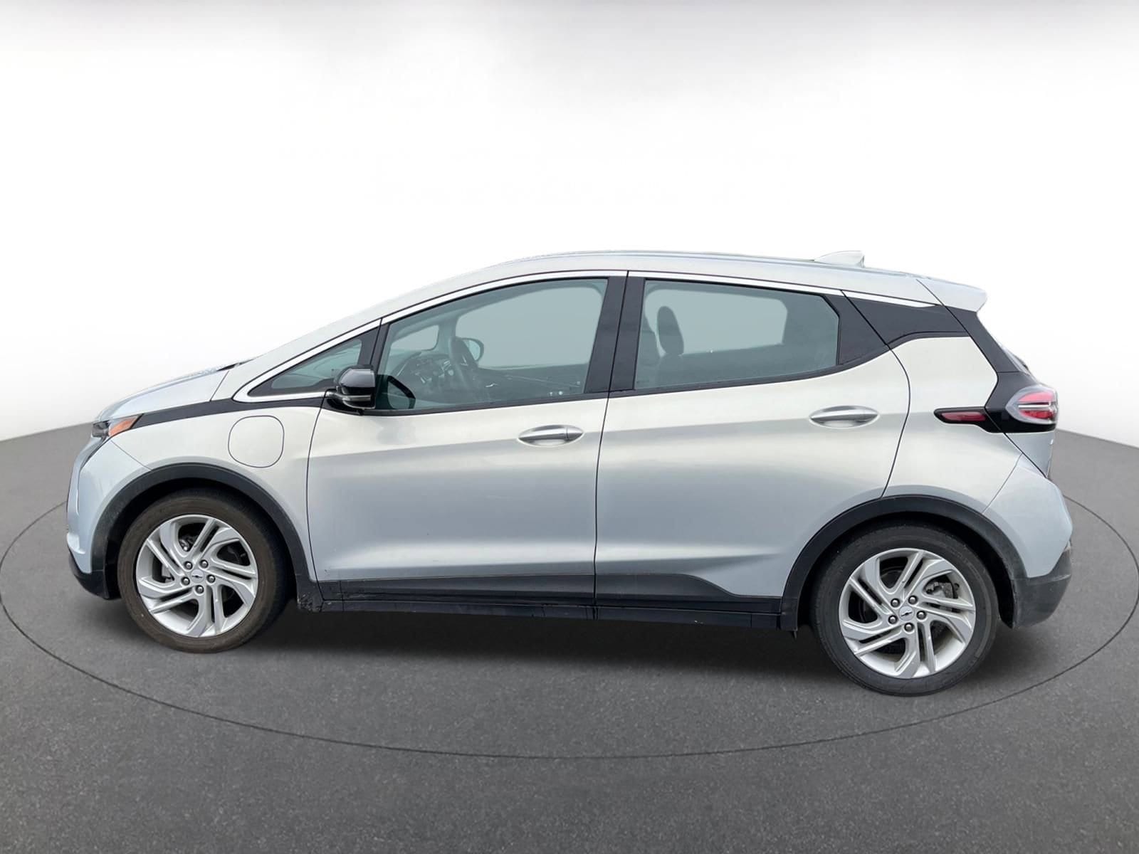 Thumbnail: 2023 Chevrolet Bolt EV - 4