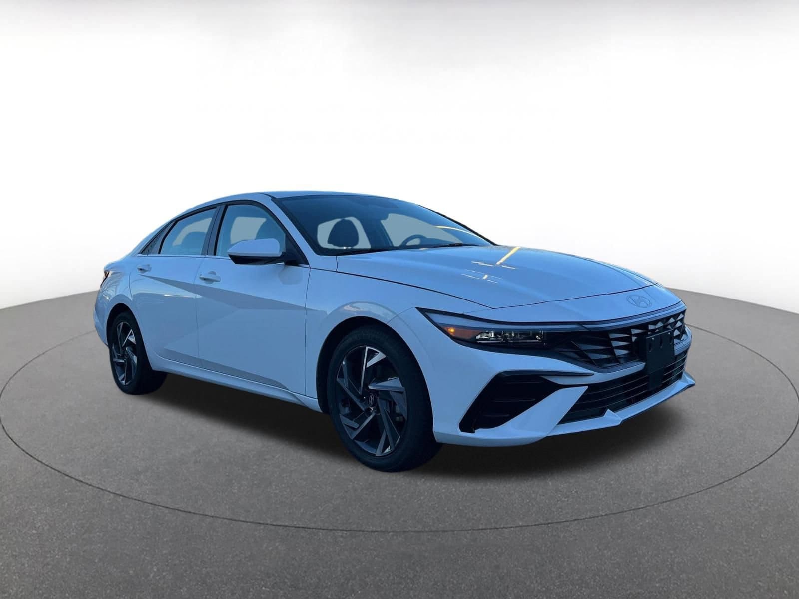 Thumbnail: 2025 Hyundai Elantra - 1
