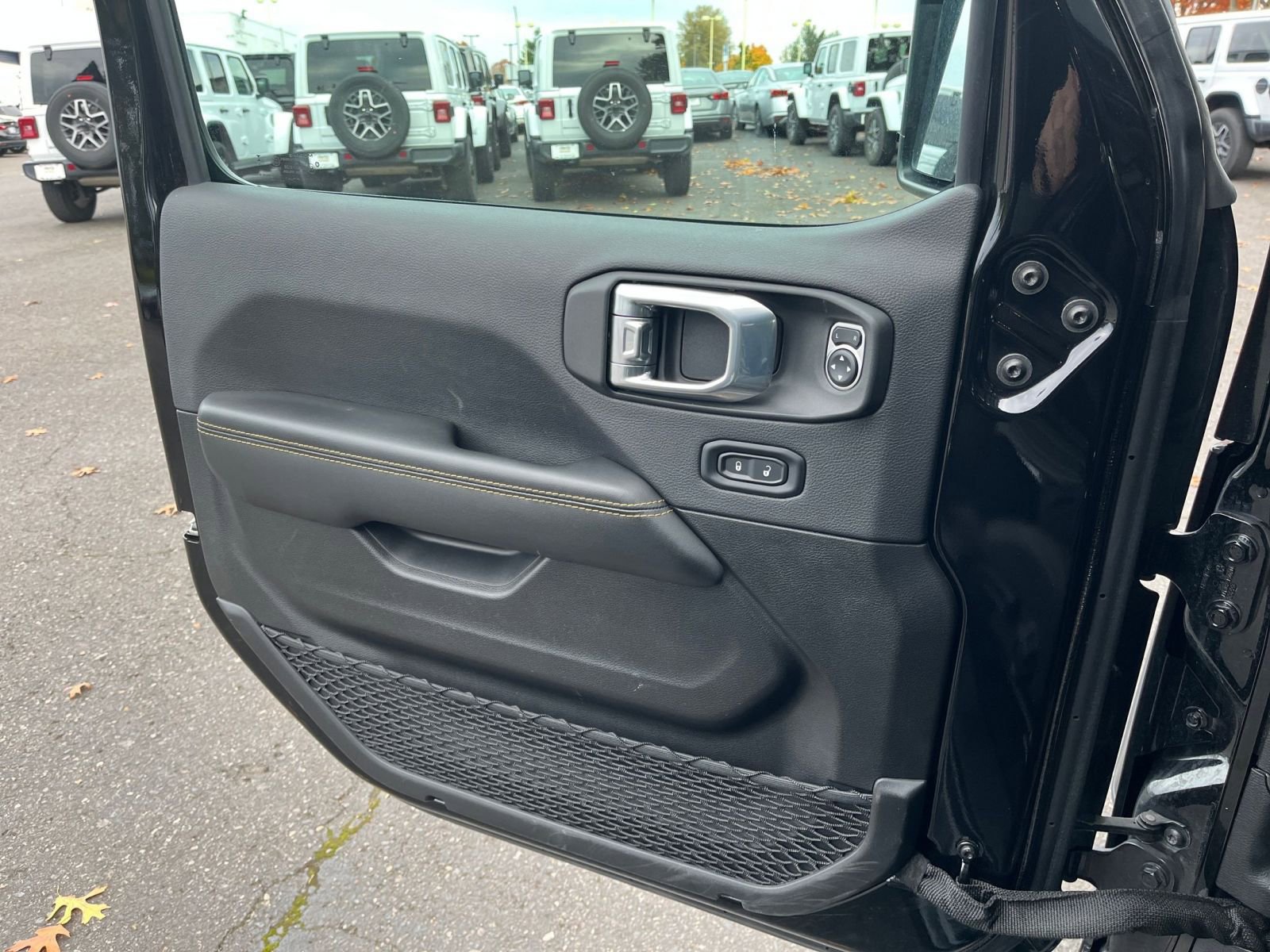 Thumbnail: 2025 Jeep Wrangler - 20