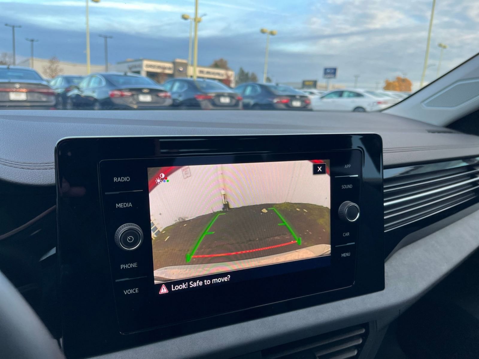 Thumbnail: 2025 Volkswagen Jetta - 17