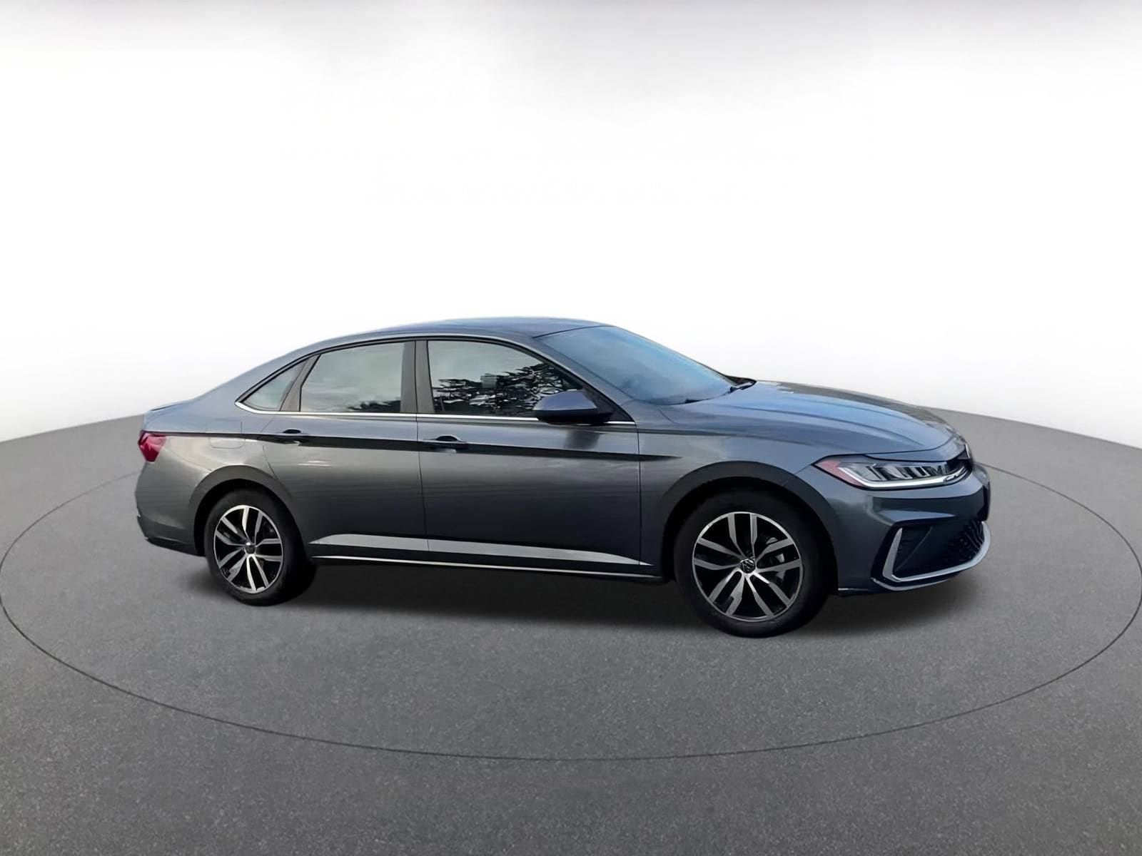 Thumbnail: 2025 Volkswagen Jetta - 2