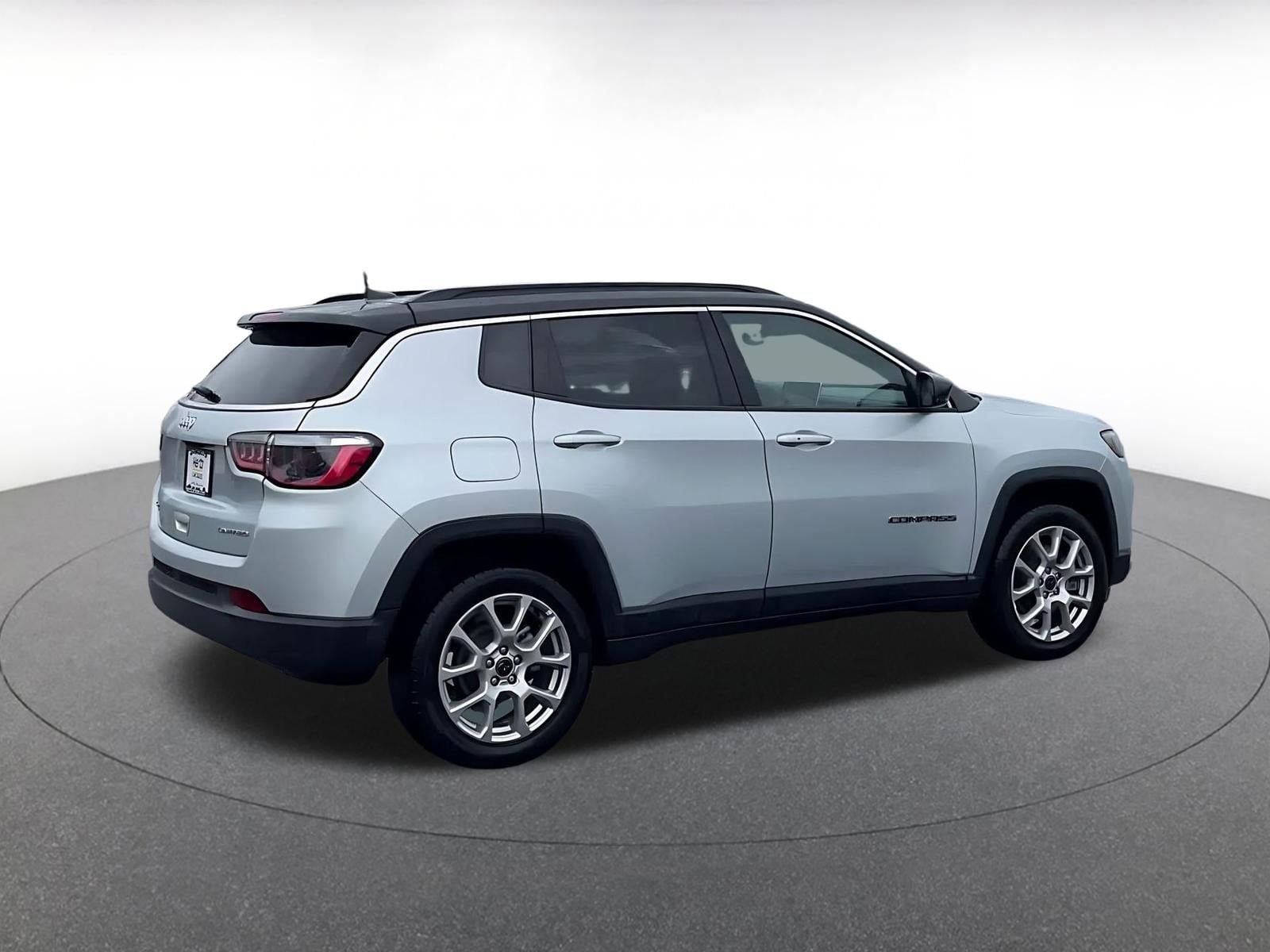 Thumbnail: 2025 Jeep Compass - 15