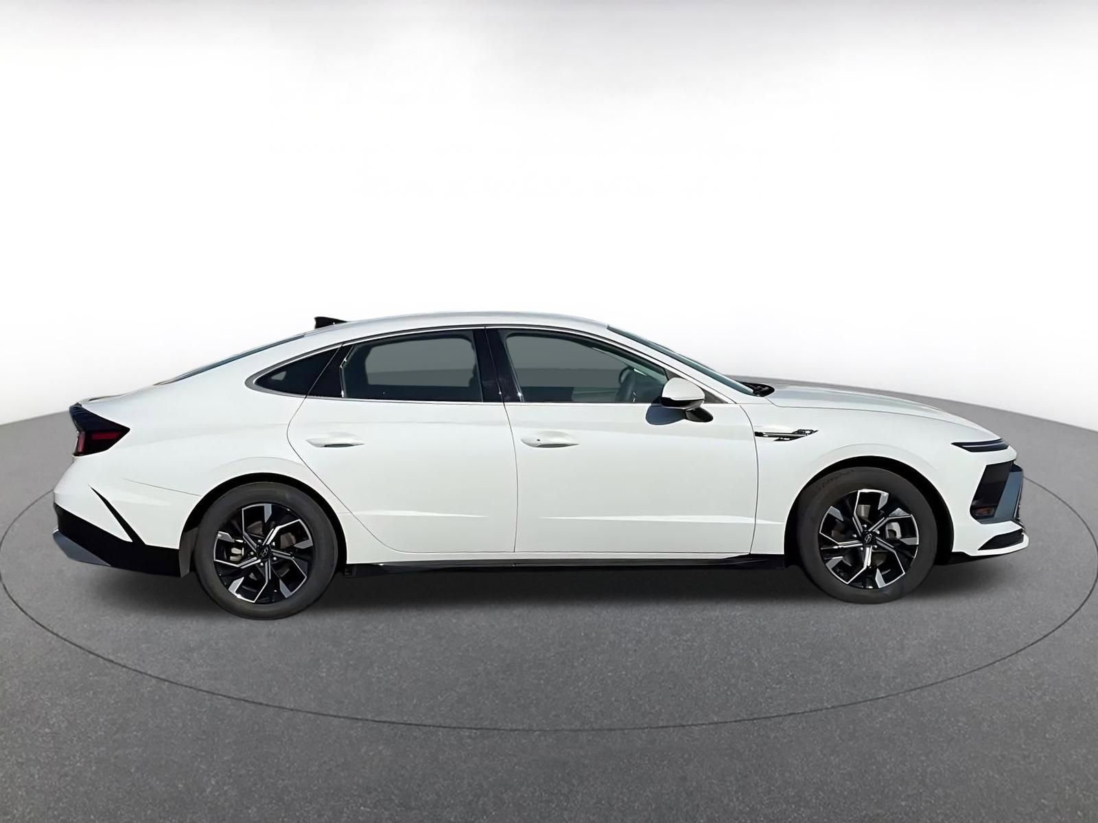 Thumbnail: 2025 Hyundai Sonata - 16