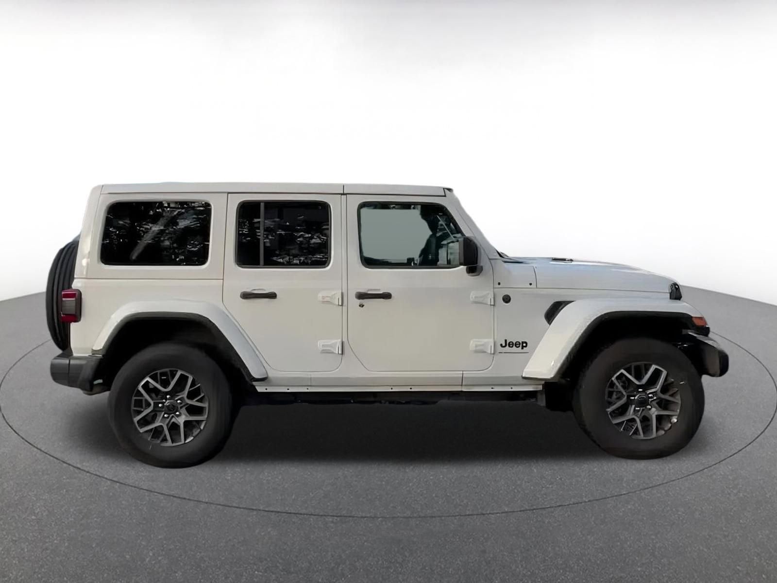 Thumbnail: 2025 Jeep Wrangler - 14