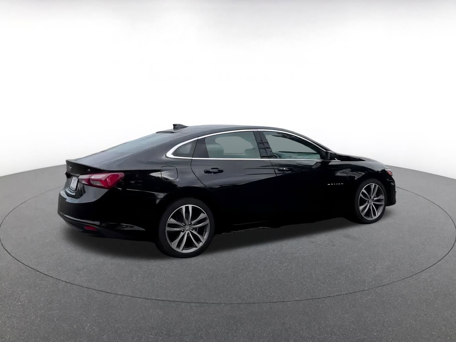 Thumbnail: 2024 Chevrolet Malibu - 10