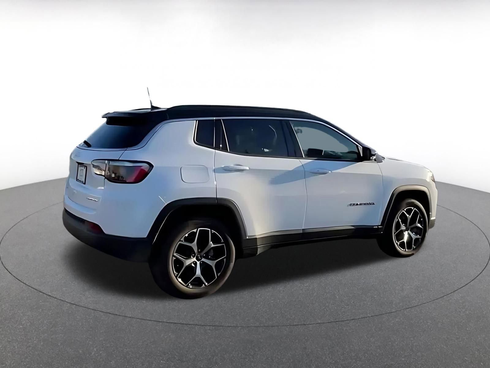 Thumbnail: 2025 Jeep Compass - 15