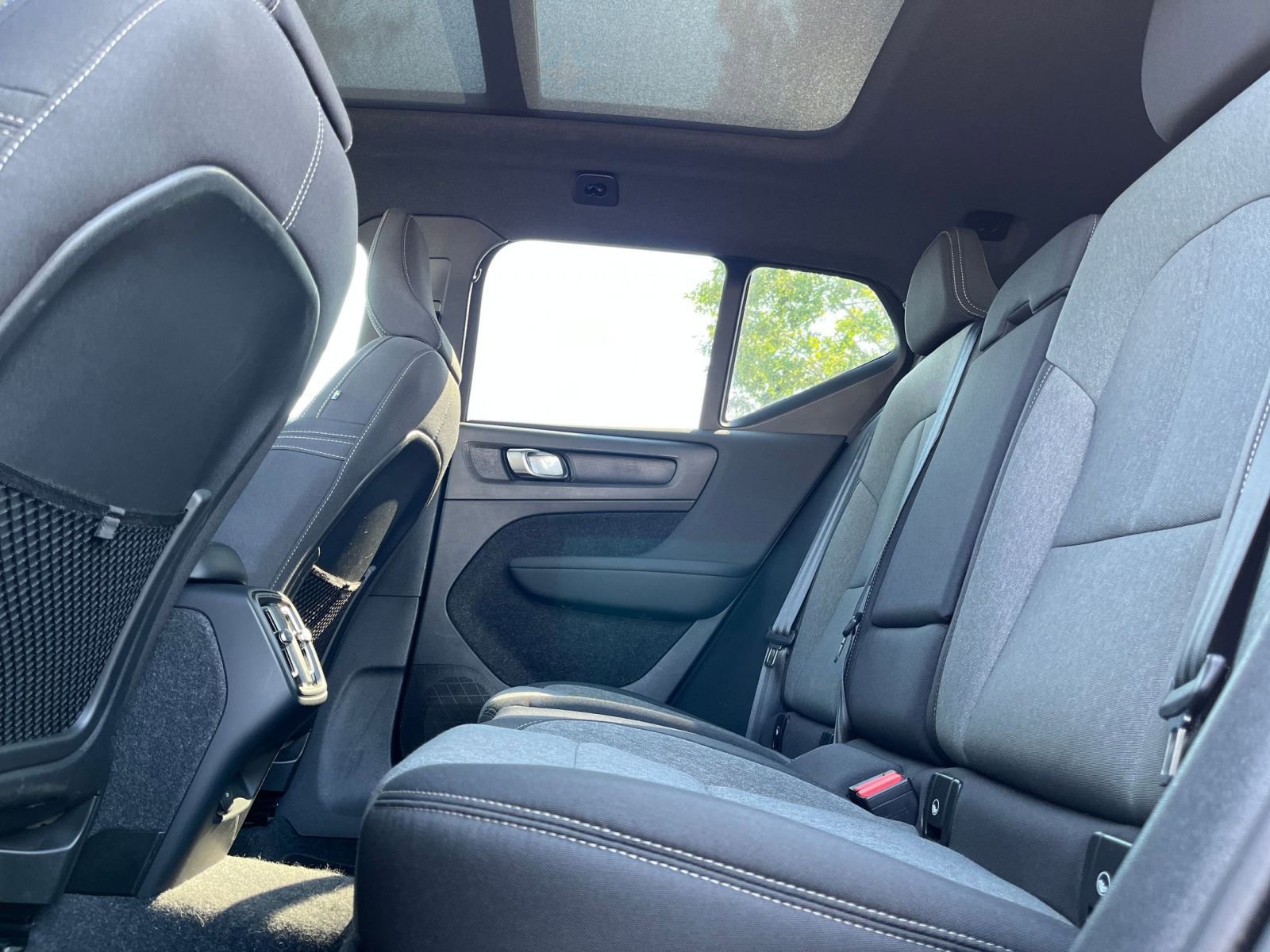 Thumbnail: 2024 Volvo XC40 - 29