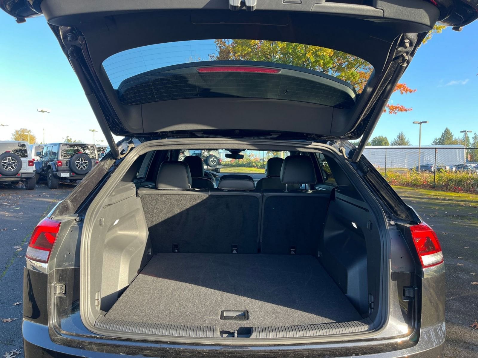 Thumbnail: 2025 Volkswagen Atlas - 31