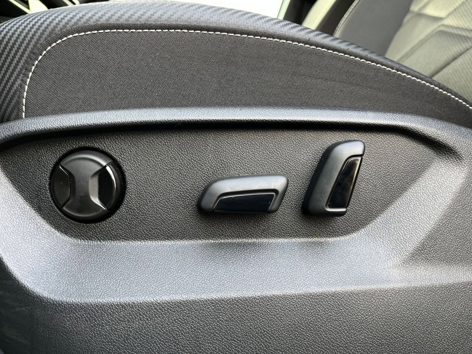 Thumbnail: 2025 Volkswagen Atlas - 24