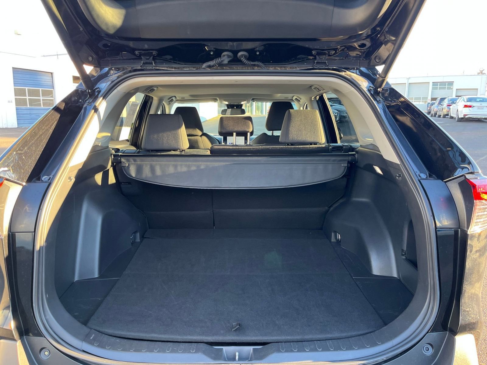 Thumbnail: 2025 Toyota RAV4 - 34