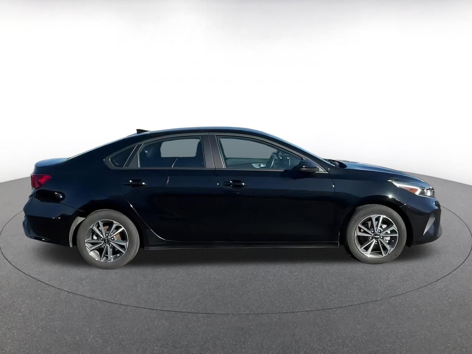 2024 Kia Forte LXS 16