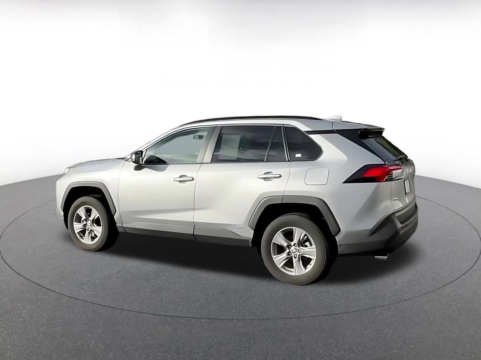 Thumbnail: 2025 Toyota RAV4 - 15