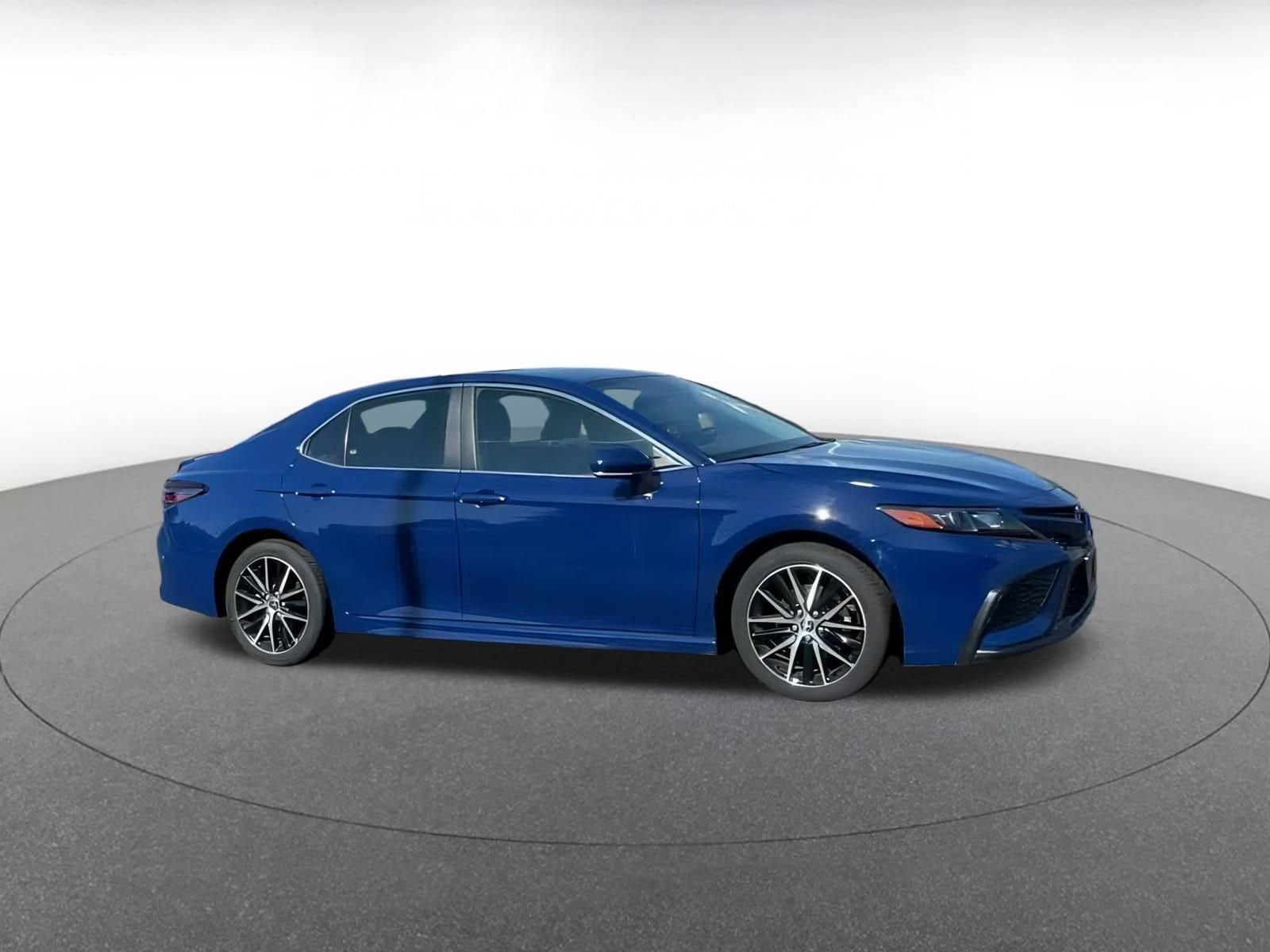 2024 Toyota Camry SE 2