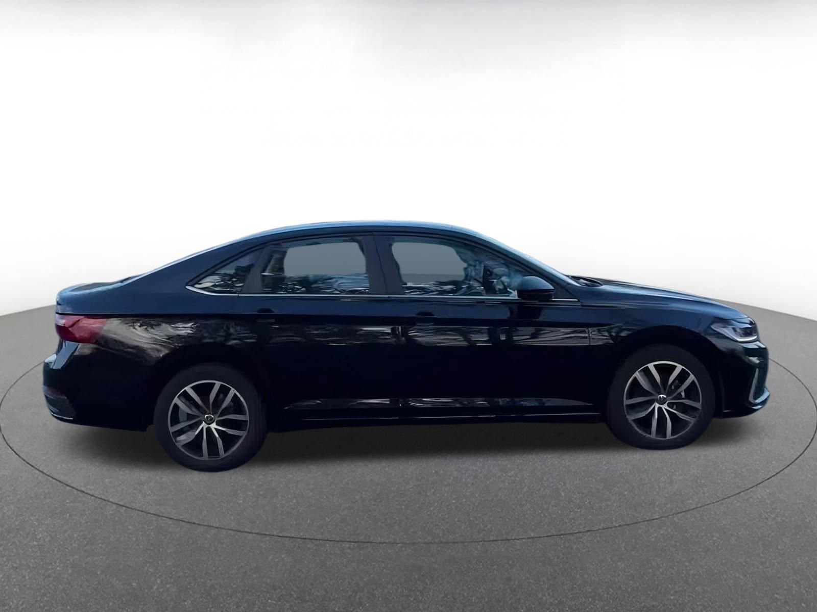 Thumbnail: 2025 Volkswagen Jetta - 12