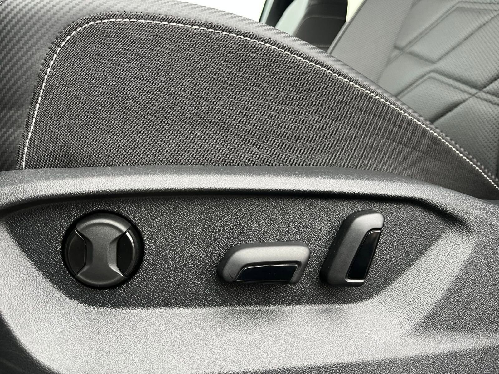 Thumbnail: 2025 Volkswagen Atlas - 25