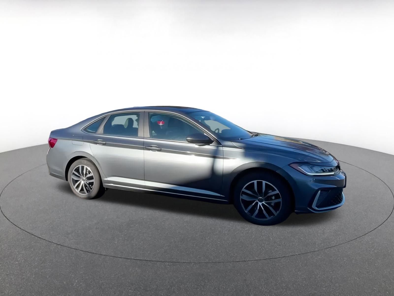 Thumbnail: 2025 Volkswagen Jetta - 2