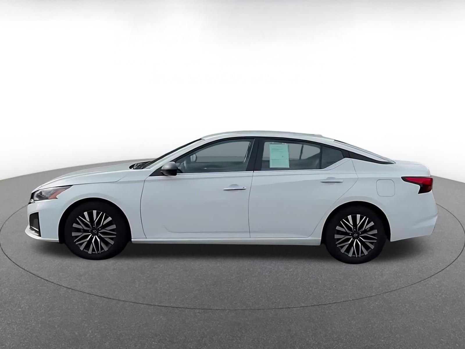 Thumbnail: 2025 Nissan Altima - 8