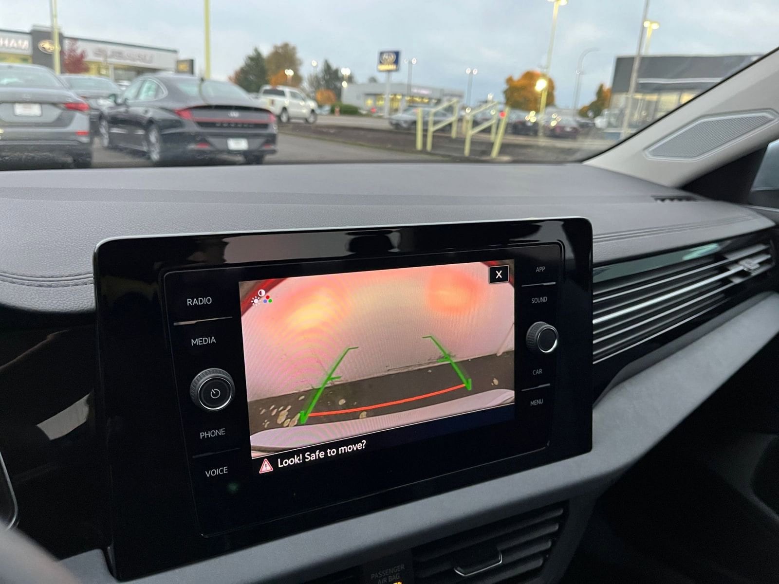 Thumbnail: 2025 Volkswagen Jetta - 17