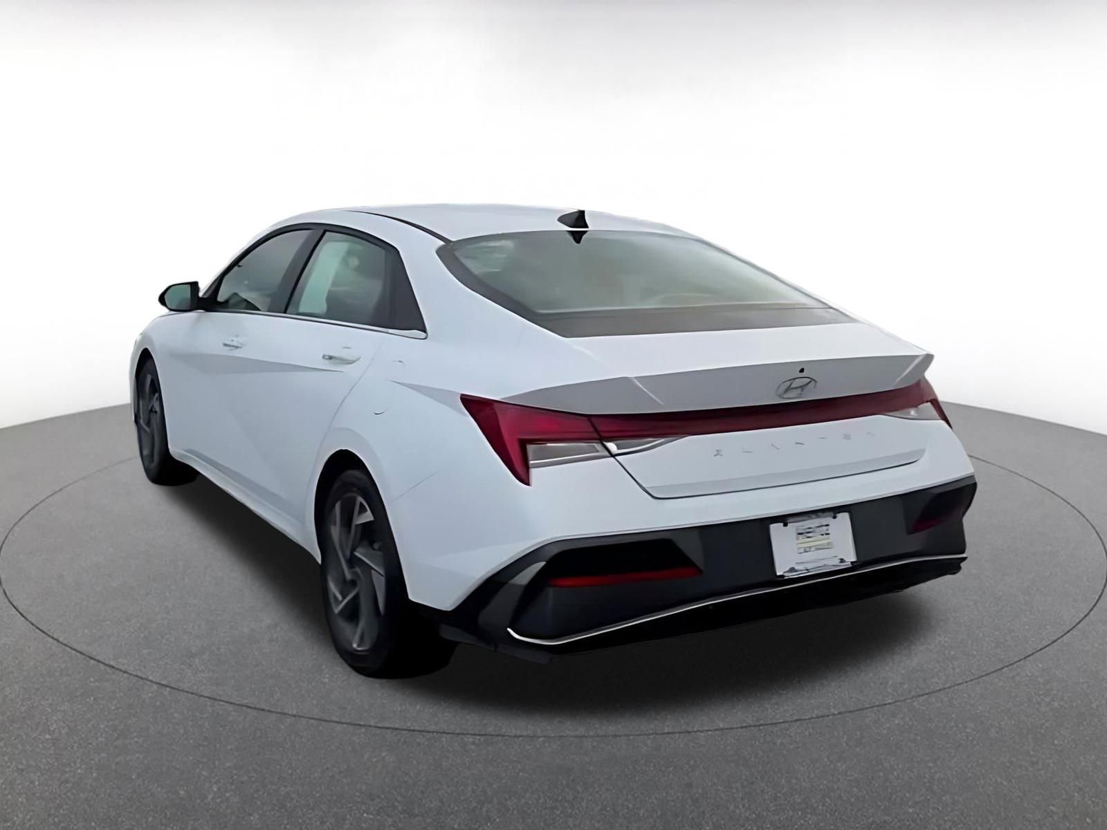 Thumbnail: 2025 Hyundai Elantra - 11