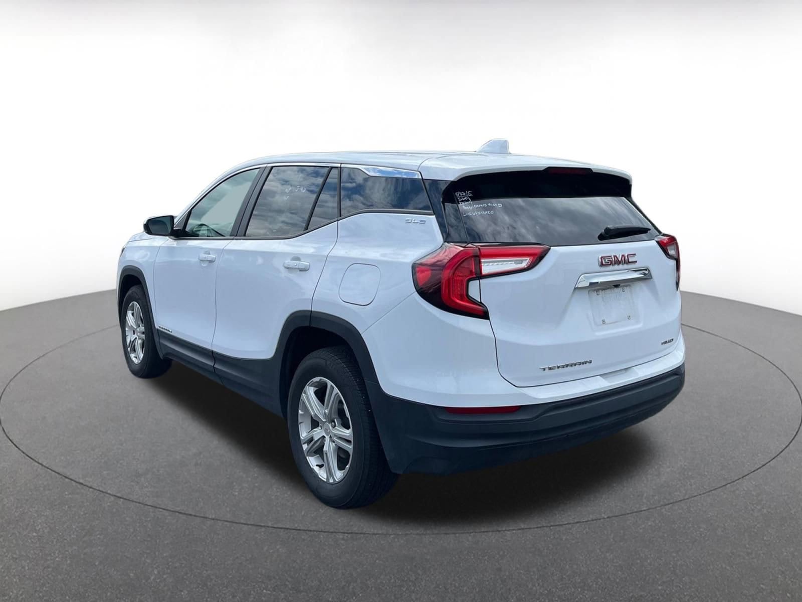 2024 GMC Terrain SLE 5