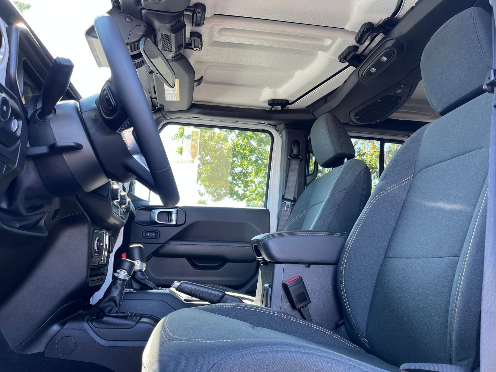 Thumbnail: 2025 Jeep Wrangler - 25