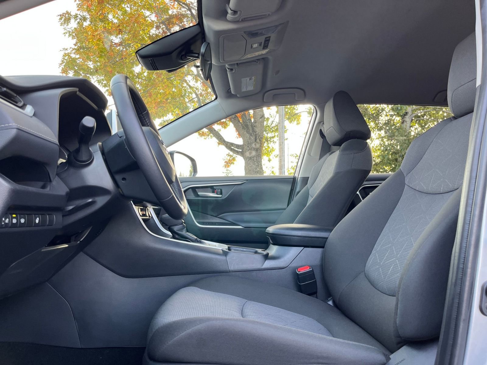 Thumbnail: 2025 Toyota RAV4 - 27