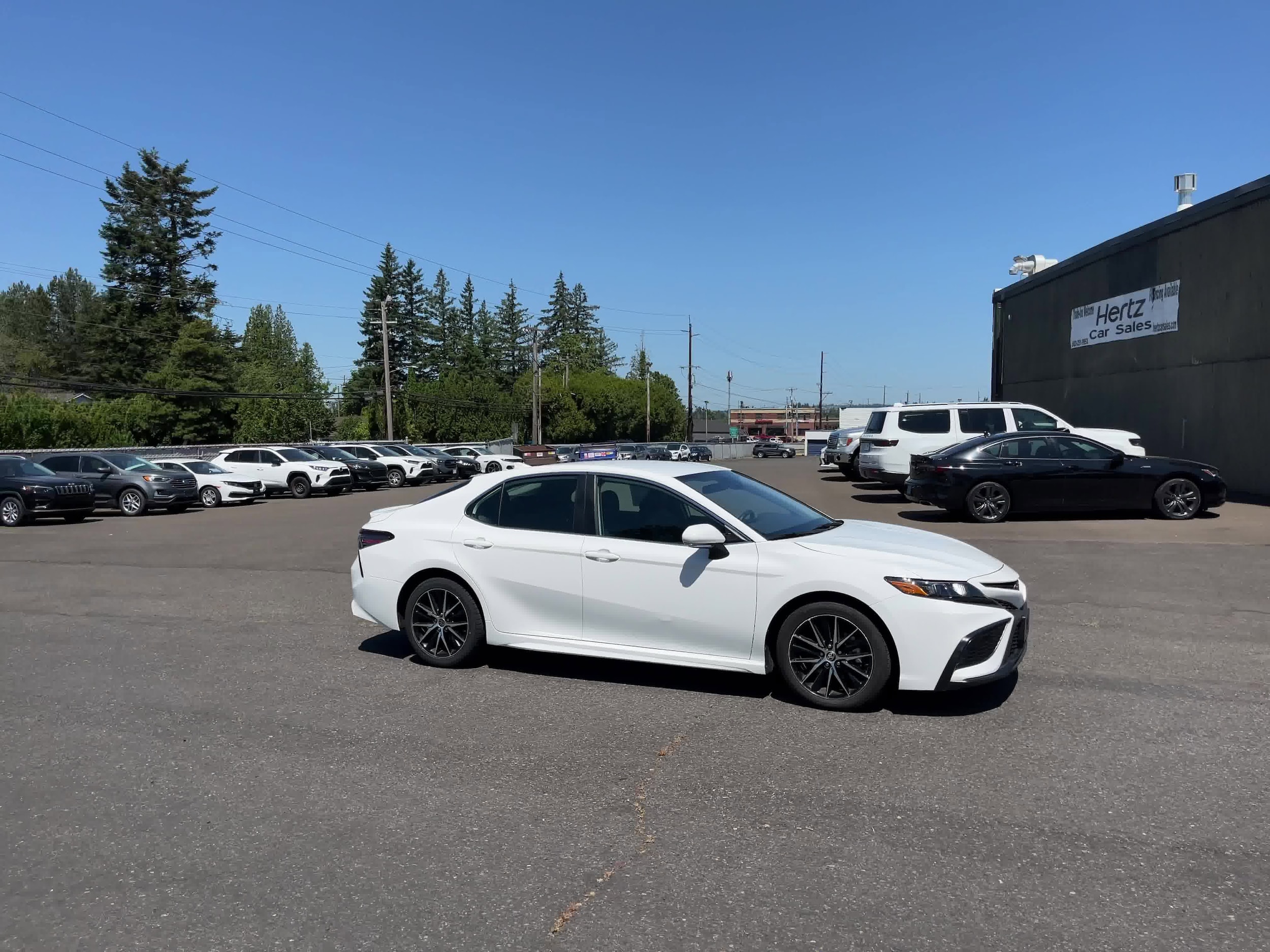 2023 Toyota Camry SE 2