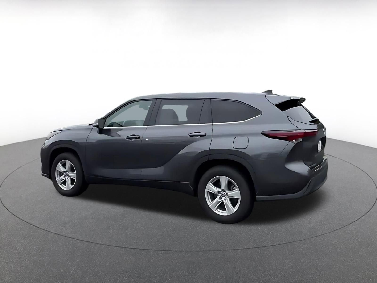 Thumbnail: 2025 Toyota Highlander - 4