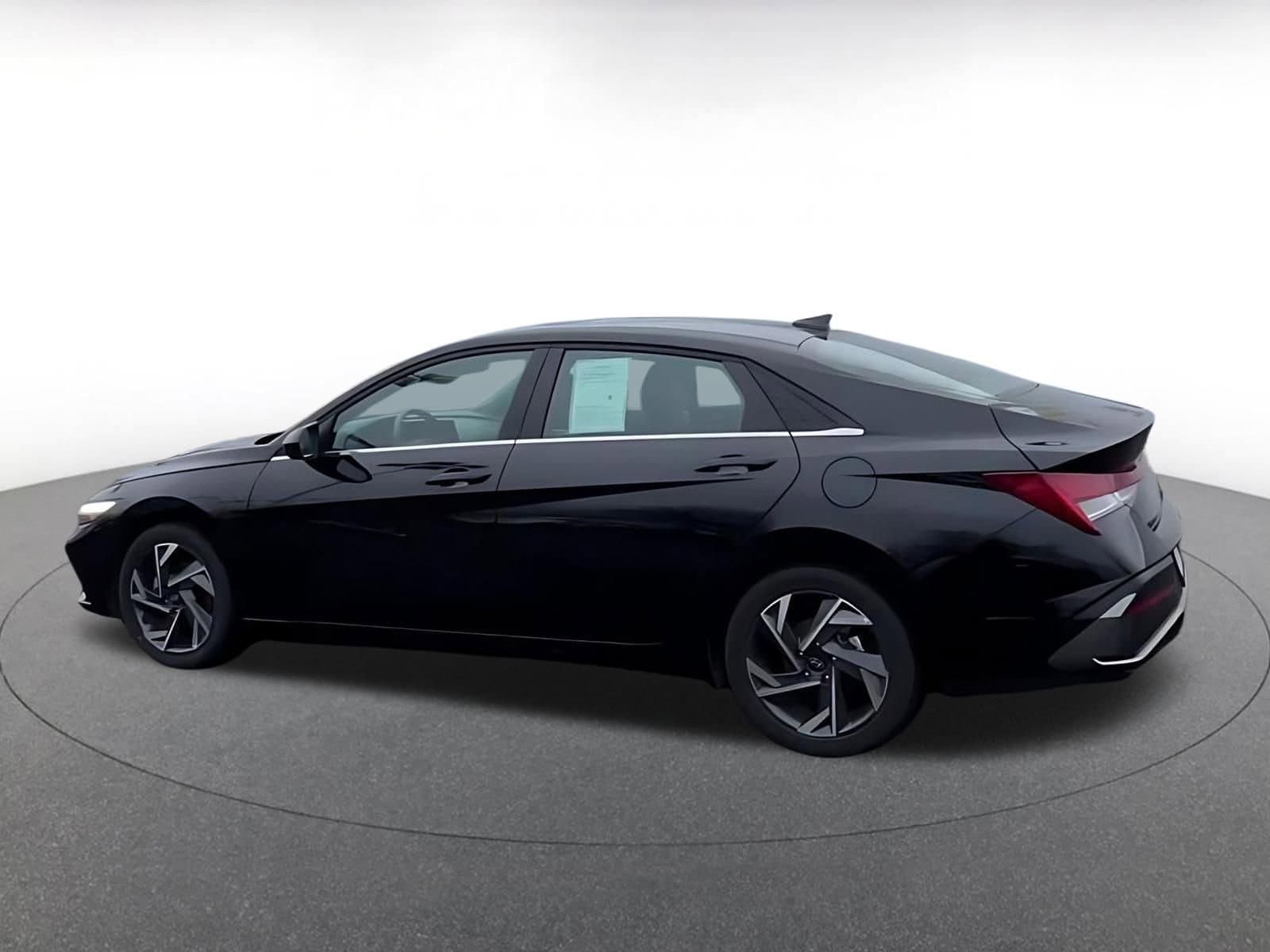 Thumbnail: 2025 Hyundai Elantra - 15